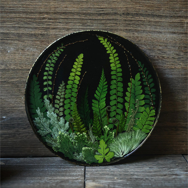 Botanical Fern Lacquer Plate — Natural Lacquer, 18K Gold Leaf Rim & Japanese Crystal Resin