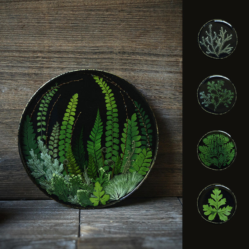 Botanical Fern Lacquer Plate — Natural Lacquer, 18K Gold Leaf Rim & Japanese Crystal Resin